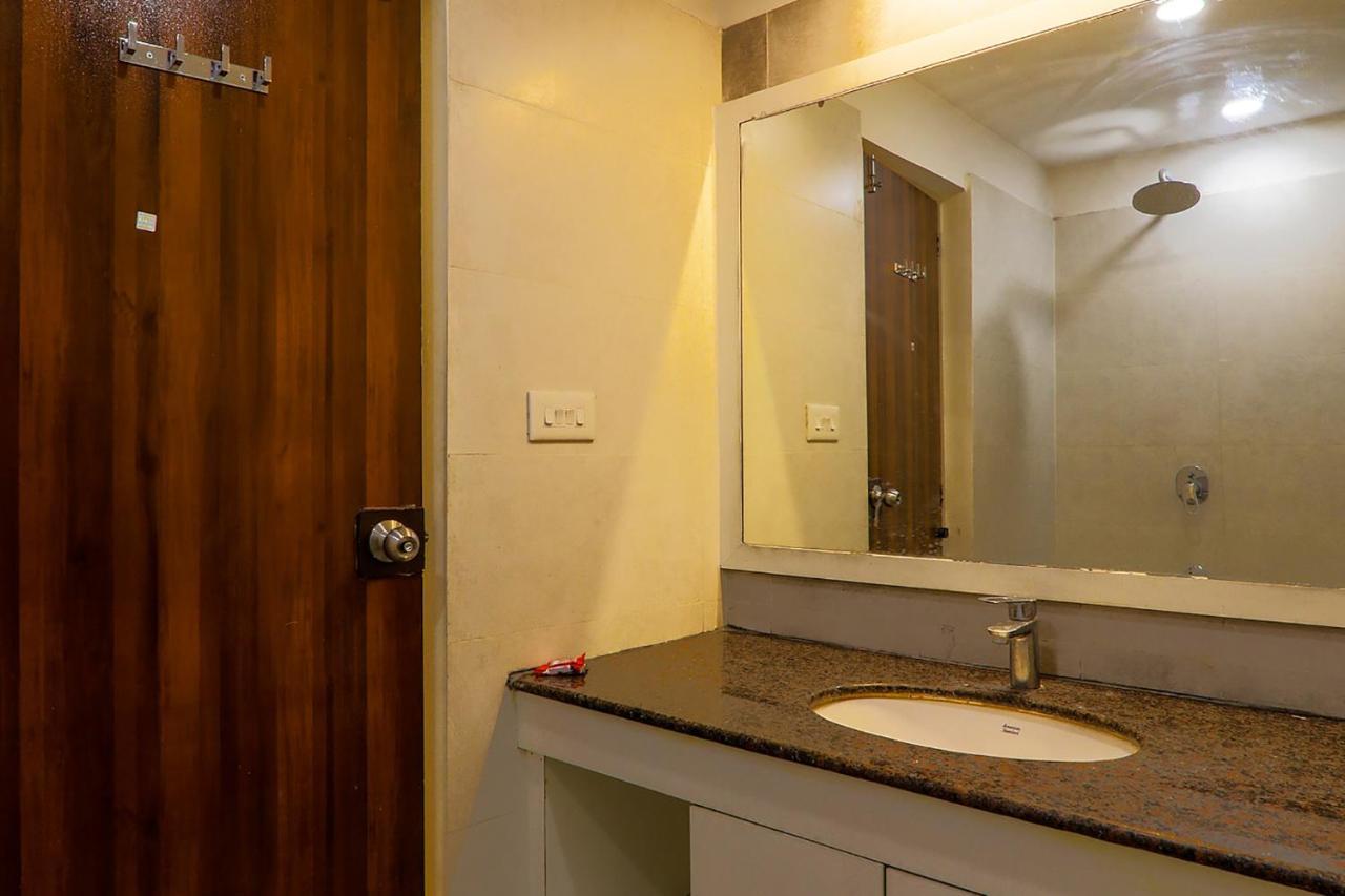 Townhouse Geetraj Near Shalimar Gateway Lucknow Hotel Екстериор снимка