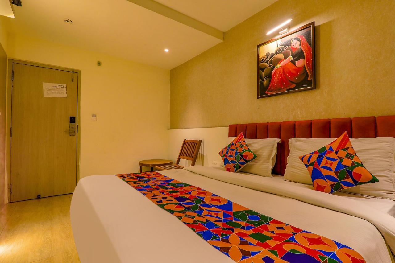 Townhouse Geetraj Near Shalimar Gateway Lucknow Hotel Екстериор снимка