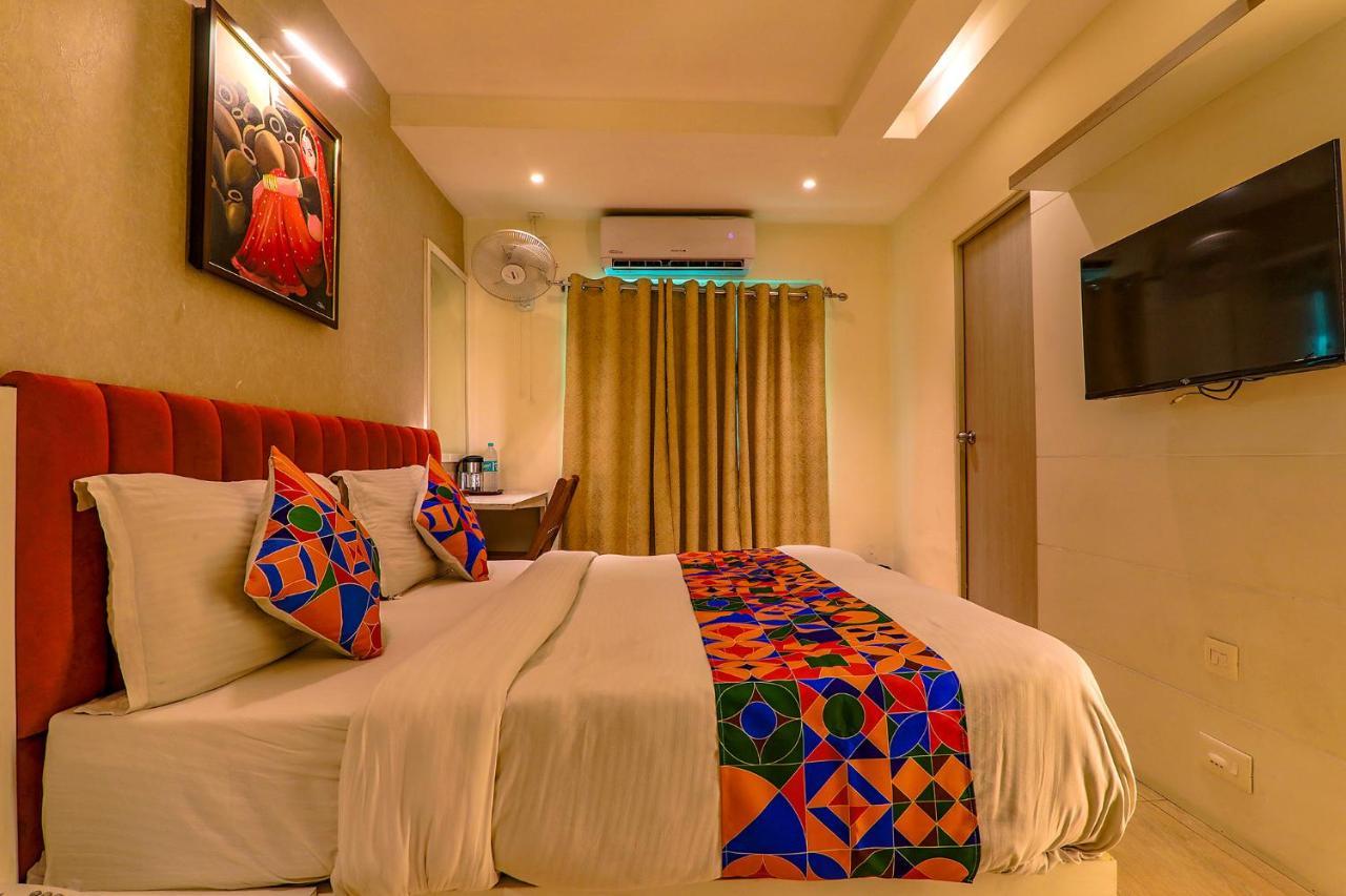 Townhouse Geetraj Near Shalimar Gateway Lucknow Hotel Екстериор снимка