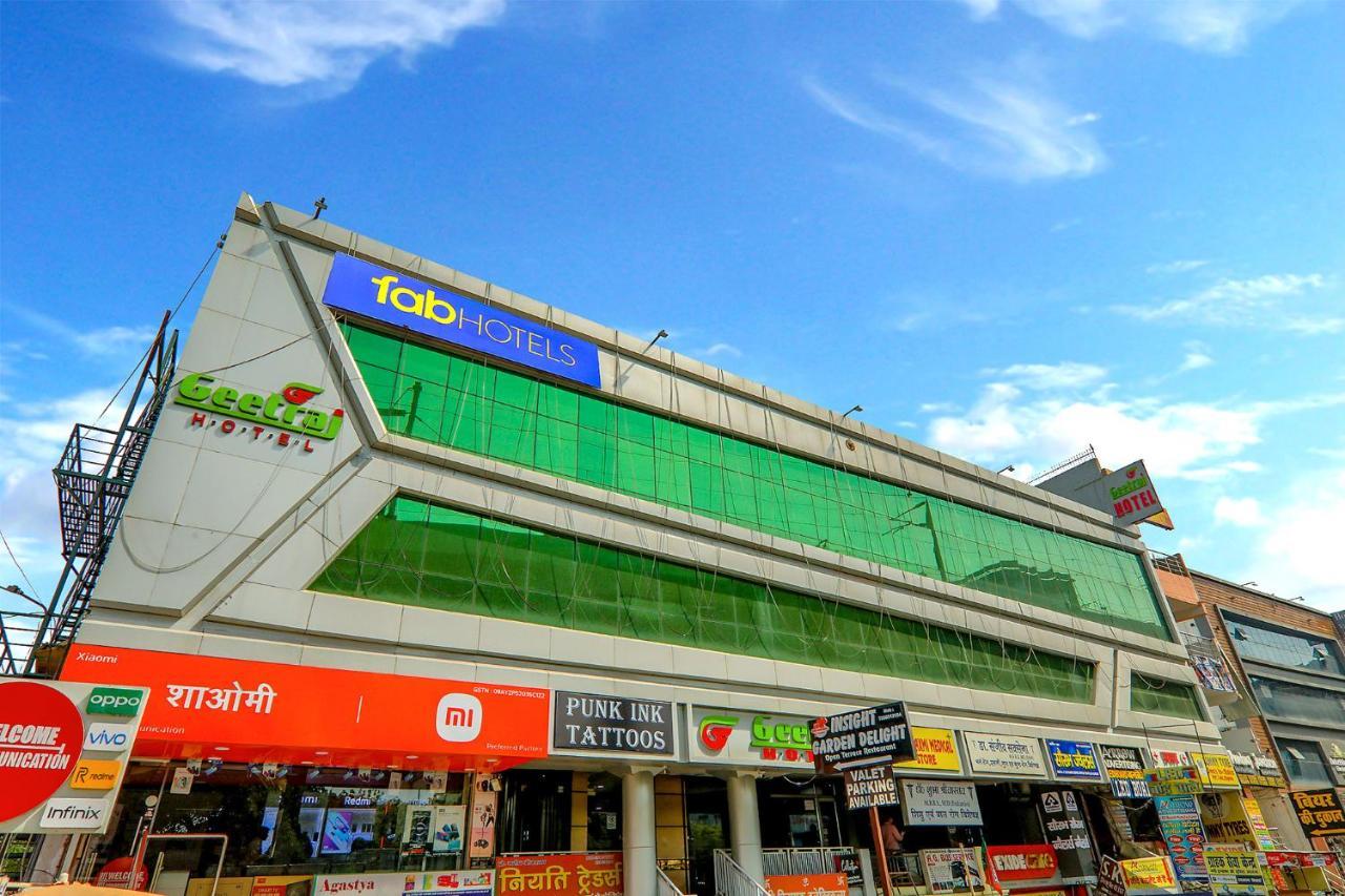 Townhouse Geetraj Near Shalimar Gateway Lucknow Hotel Екстериор снимка