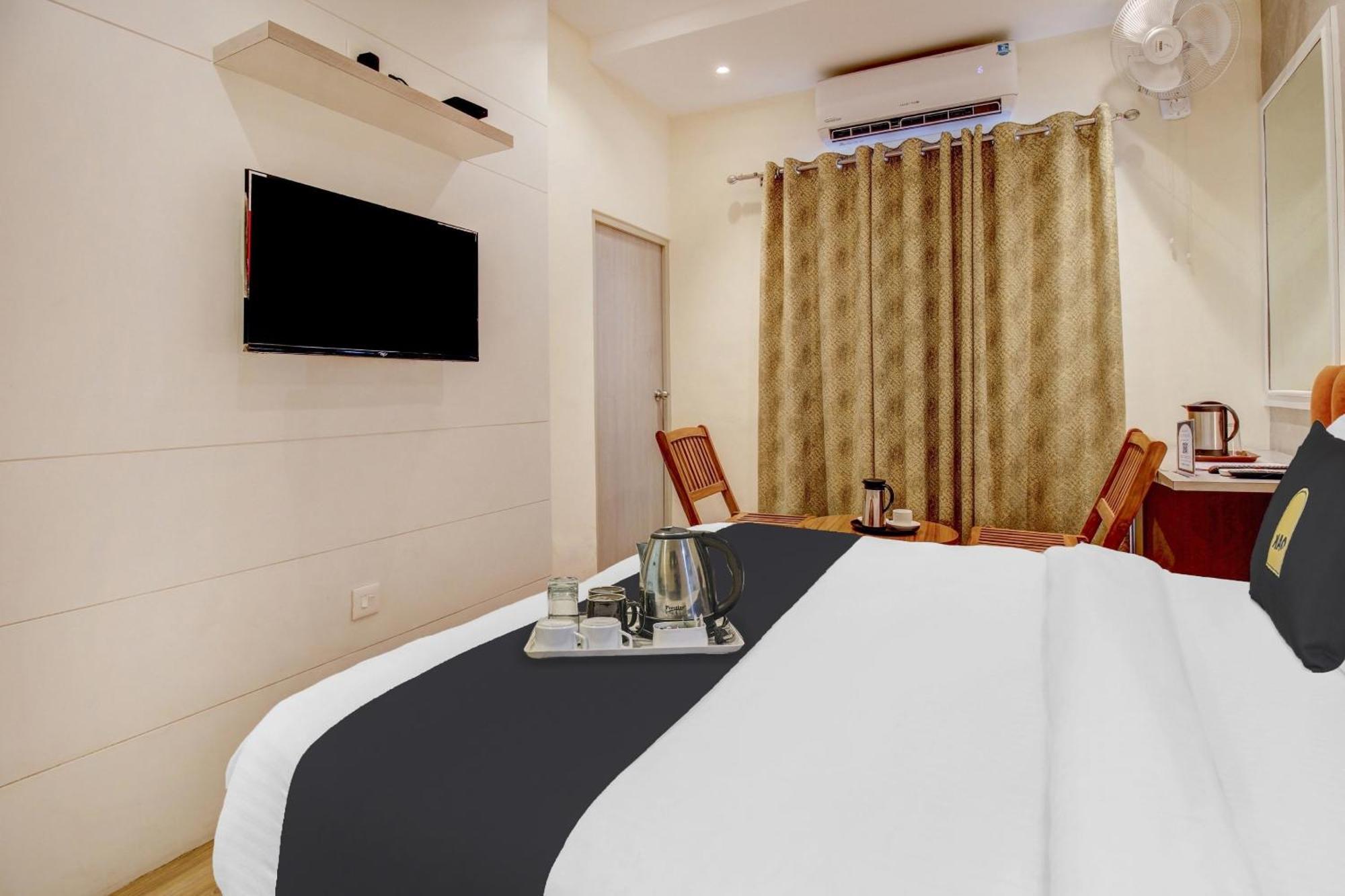 Townhouse Geetraj Near Shalimar Gateway Lucknow Hotel Екстериор снимка