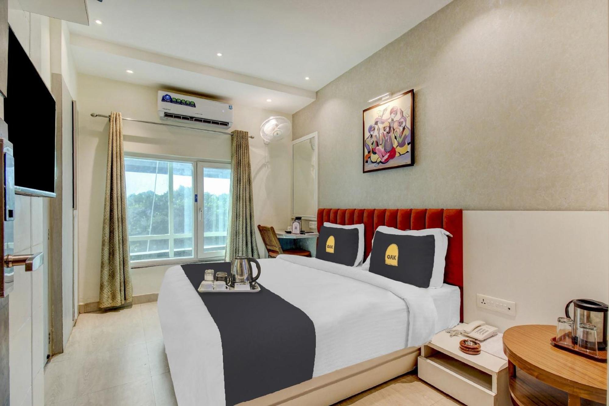 Townhouse Geetraj Near Shalimar Gateway Lucknow Hotel Екстериор снимка