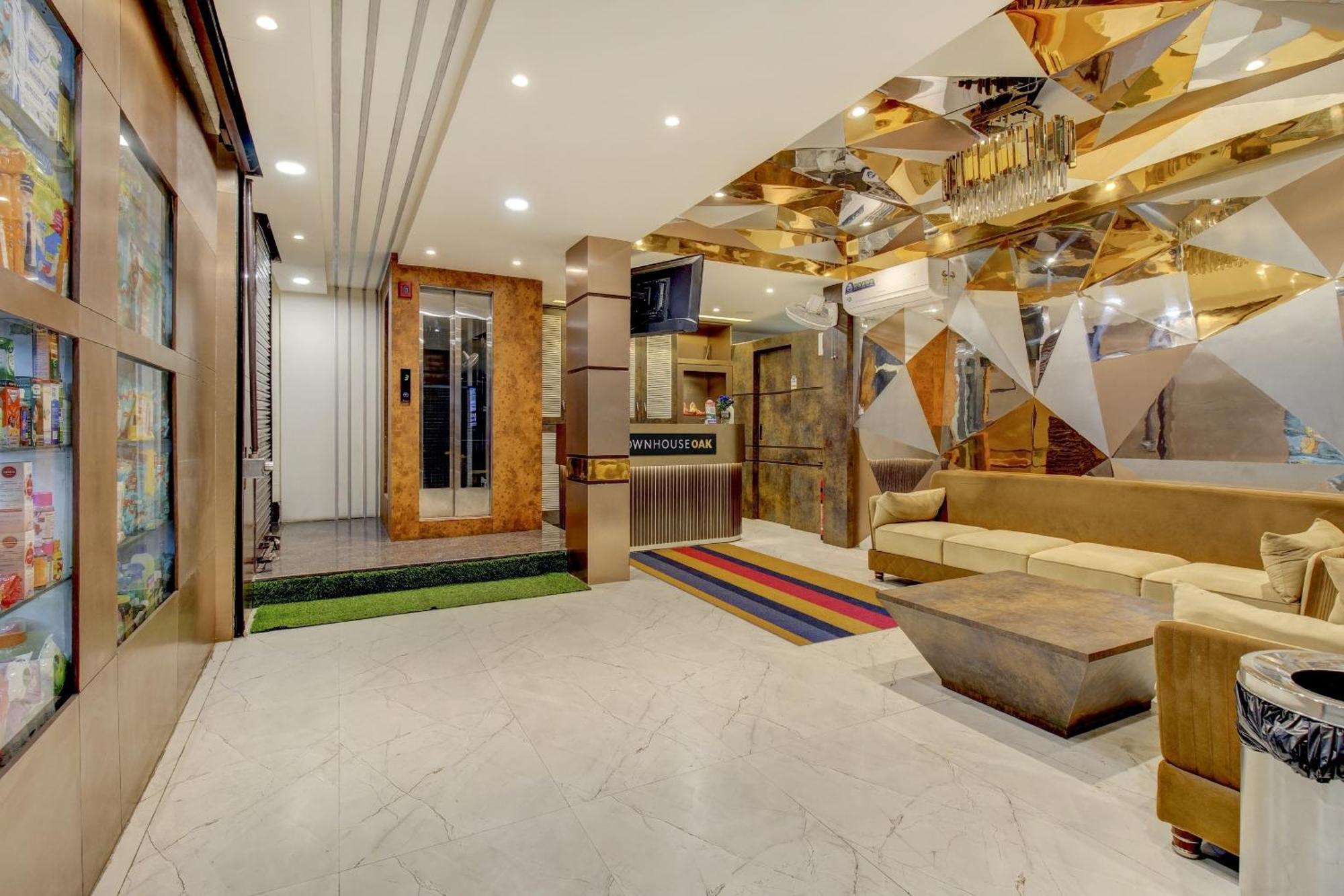 Townhouse Geetraj Near Shalimar Gateway Lucknow Hotel Екстериор снимка