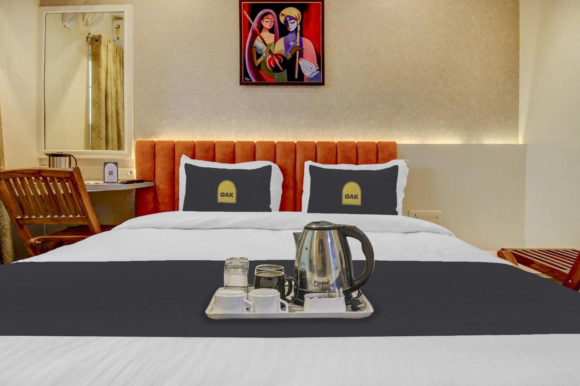 Townhouse Geetraj Near Shalimar Gateway Lucknow Hotel Екстериор снимка