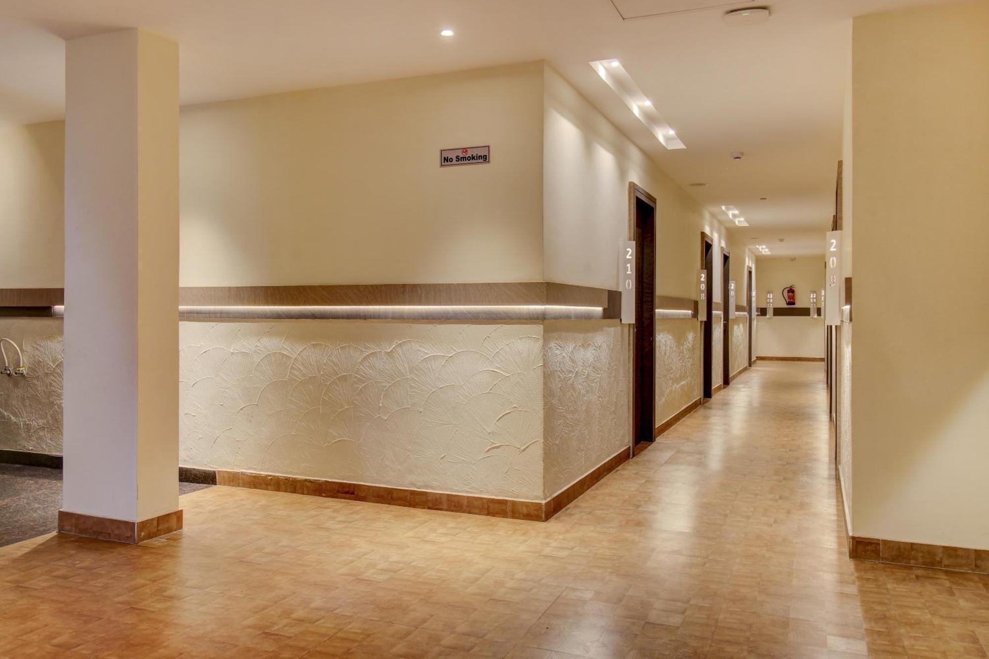 Townhouse Geetraj Near Shalimar Gateway Lucknow Hotel Екстериор снимка