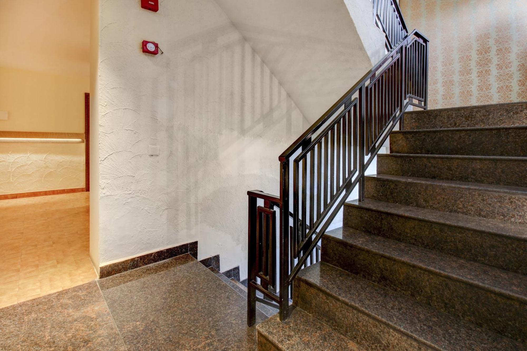 Townhouse Geetraj Near Shalimar Gateway Lucknow Hotel Екстериор снимка