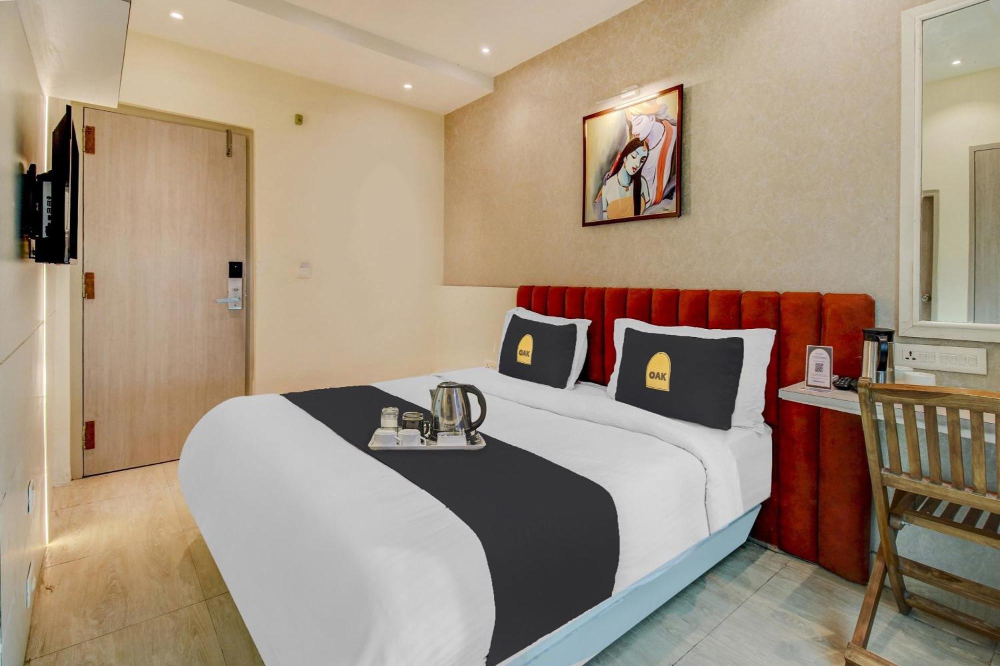 Townhouse Geetraj Near Shalimar Gateway Lucknow Hotel Екстериор снимка