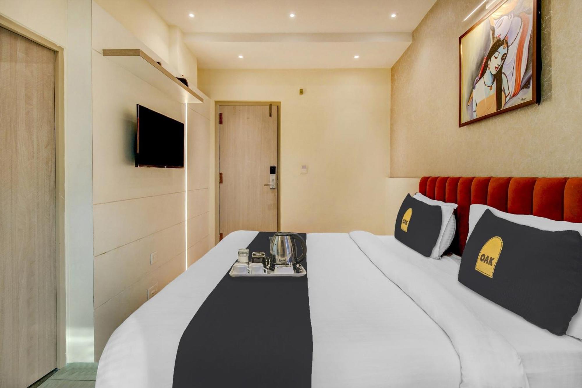 Townhouse Geetraj Near Shalimar Gateway Lucknow Hotel Екстериор снимка