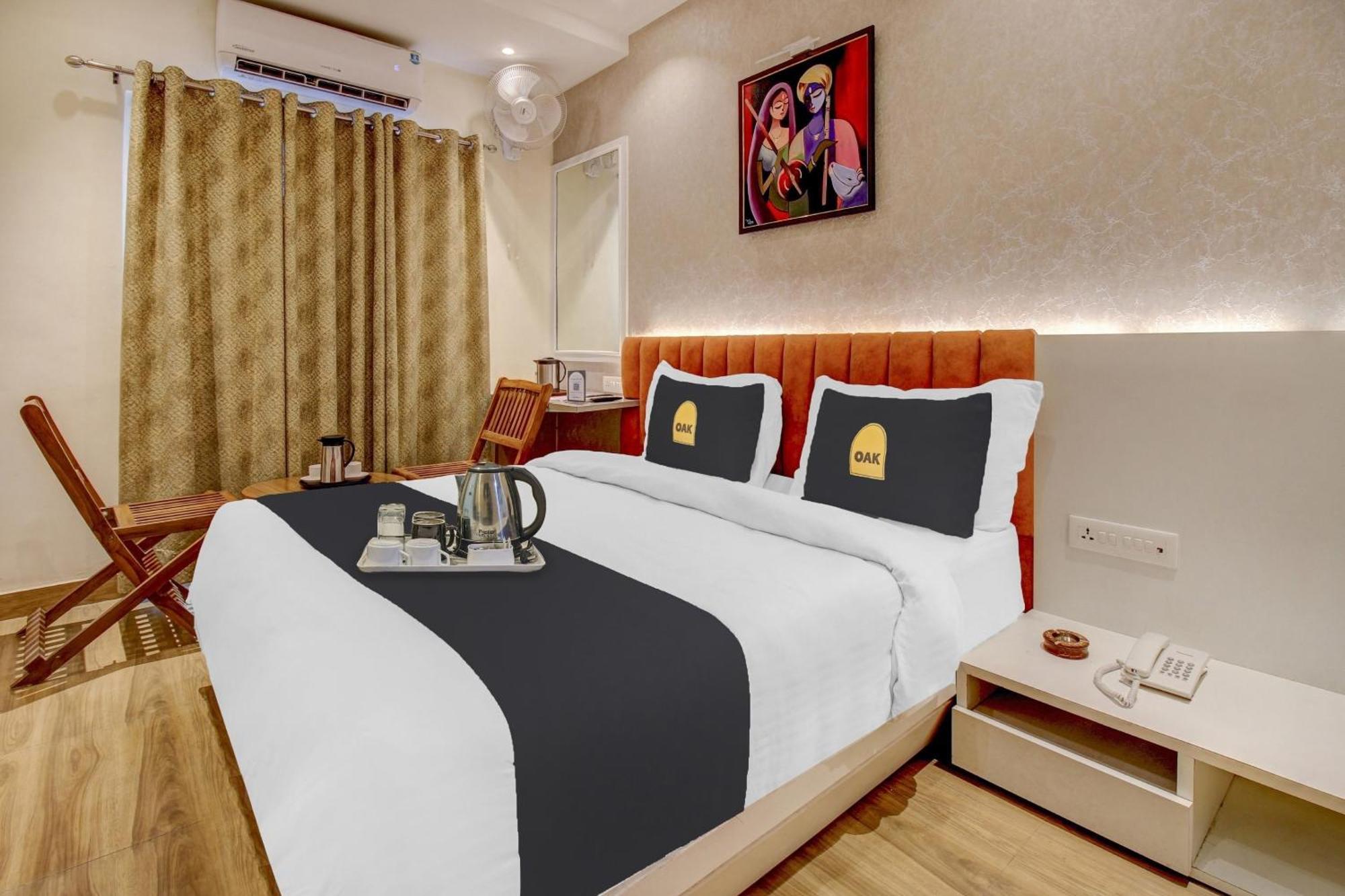 Townhouse Geetraj Near Shalimar Gateway Lucknow Hotel Екстериор снимка