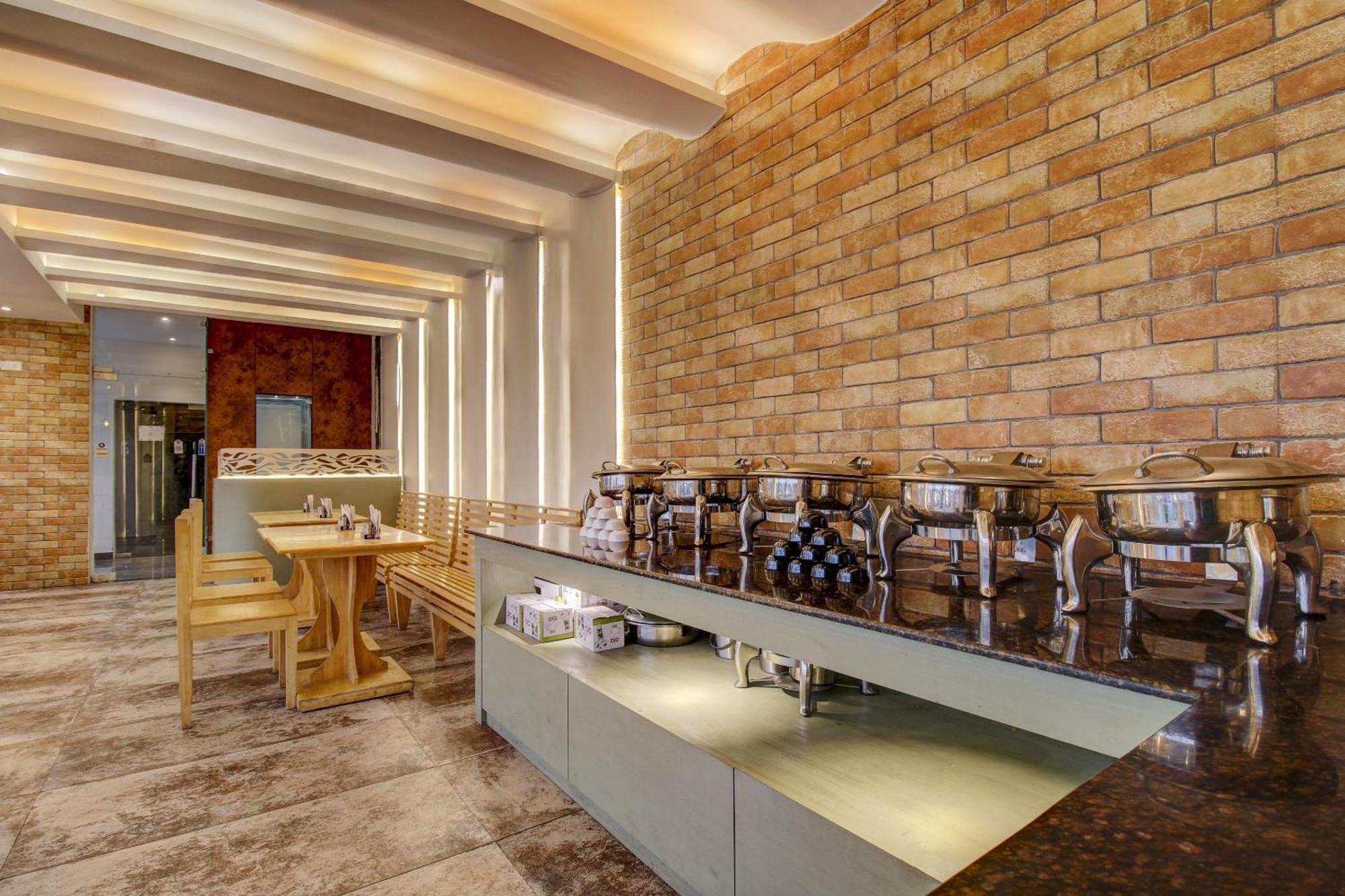Townhouse Geetraj Near Shalimar Gateway Lucknow Hotel Екстериор снимка