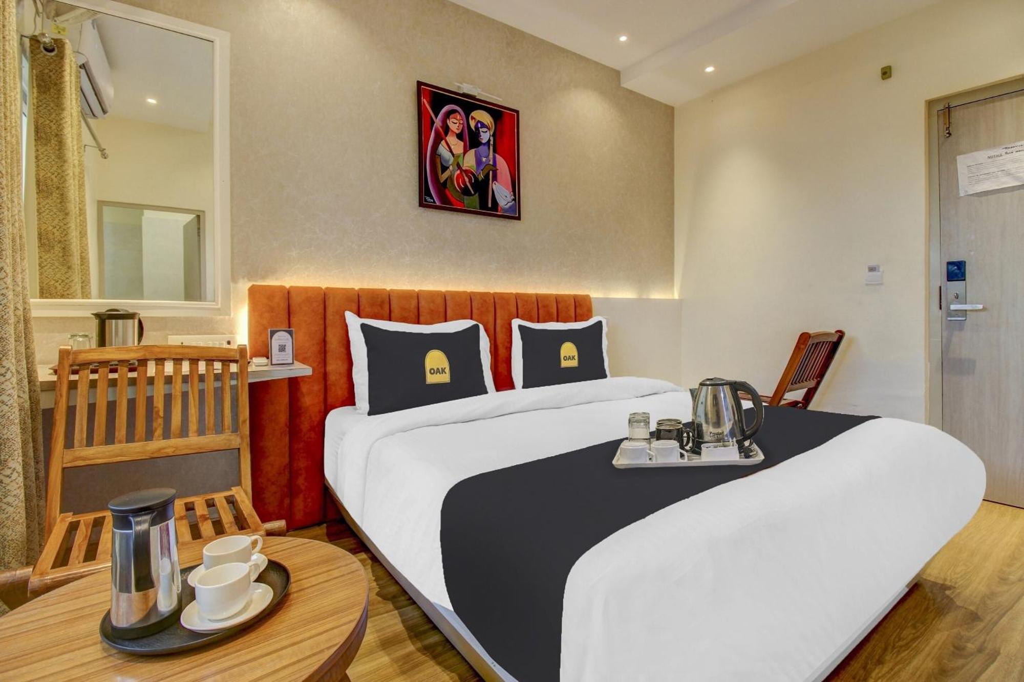 Townhouse Geetraj Near Shalimar Gateway Lucknow Hotel Екстериор снимка