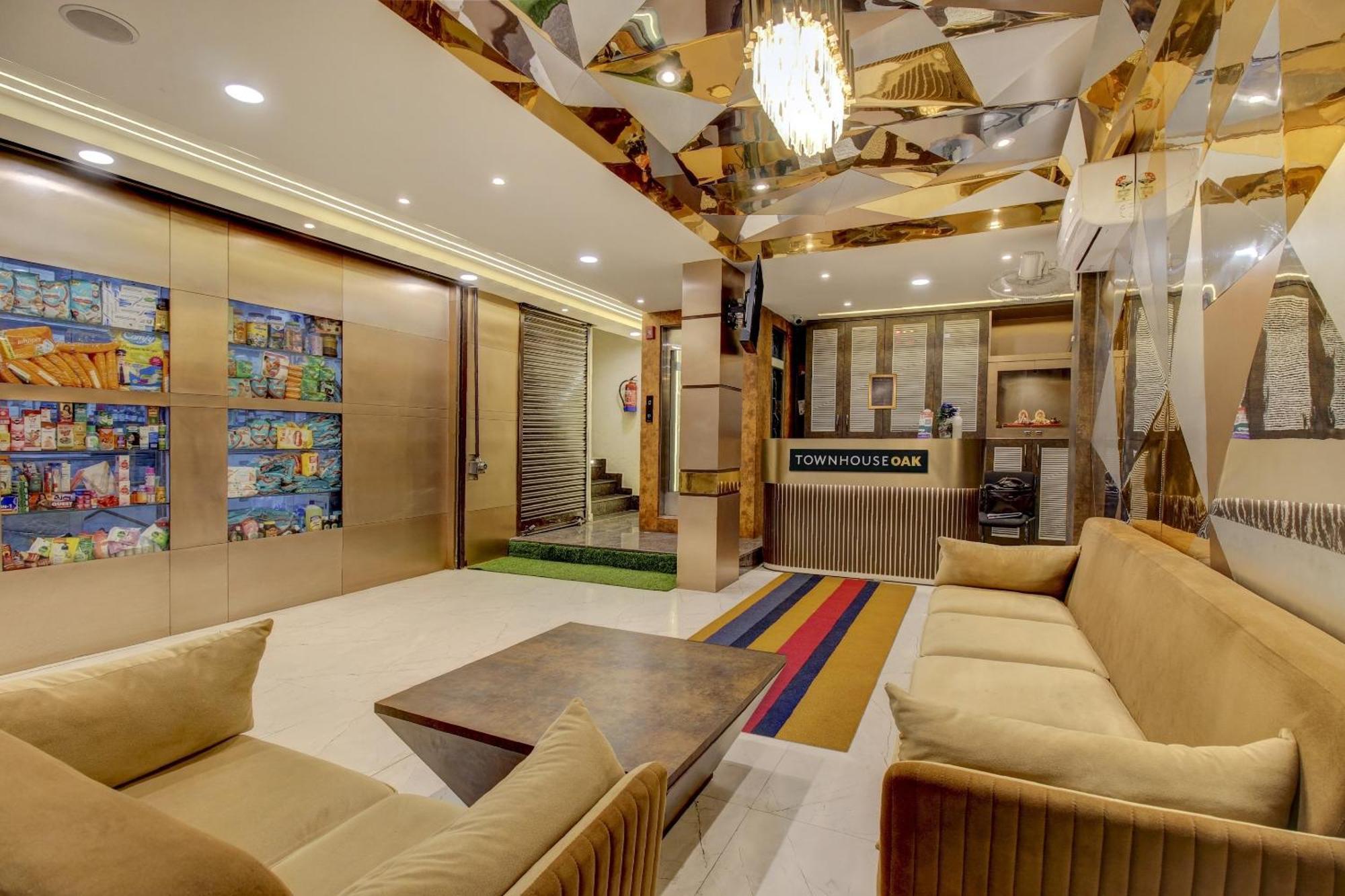 Townhouse Geetraj Near Shalimar Gateway Lucknow Hotel Екстериор снимка
