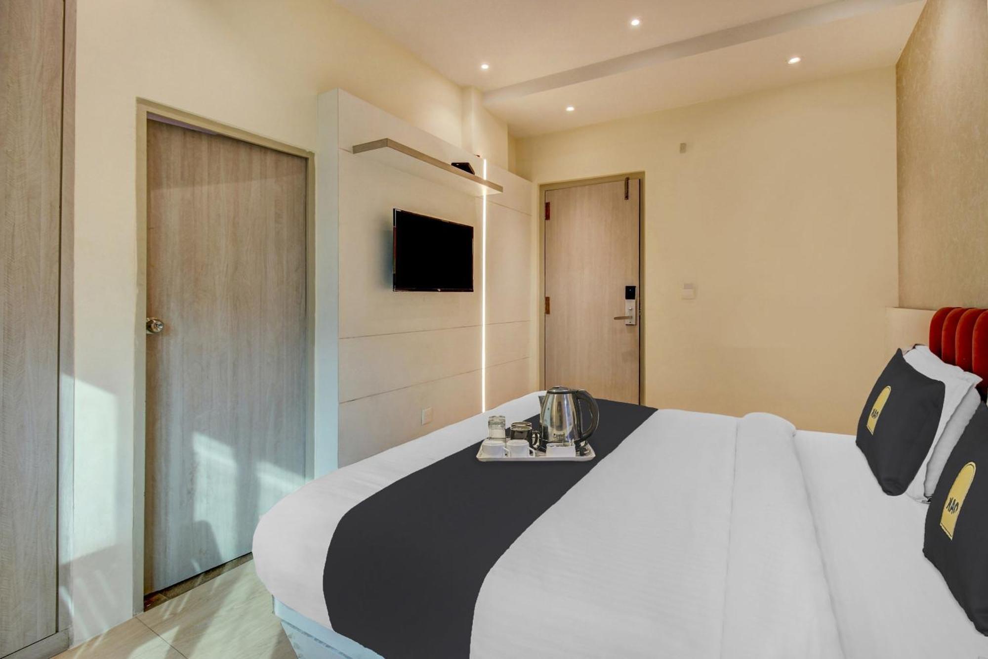 Townhouse Geetraj Near Shalimar Gateway Lucknow Hotel Екстериор снимка