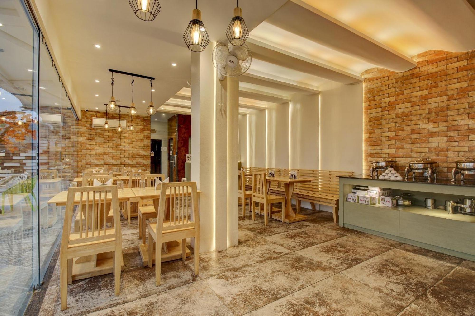 Townhouse Geetraj Near Shalimar Gateway Lucknow Hotel Екстериор снимка